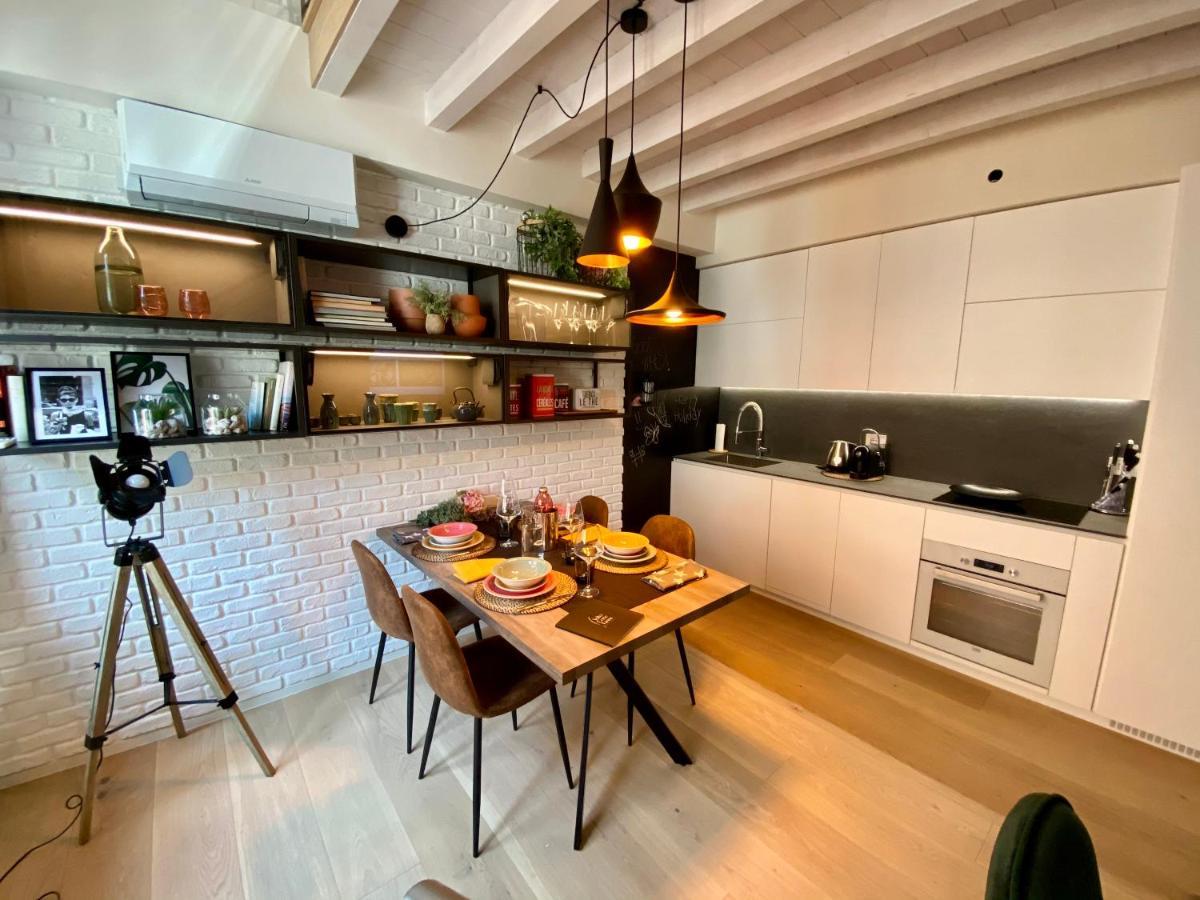 Volto Corte Farina Apartments - Luxury Lofts Верона Екстериор снимка