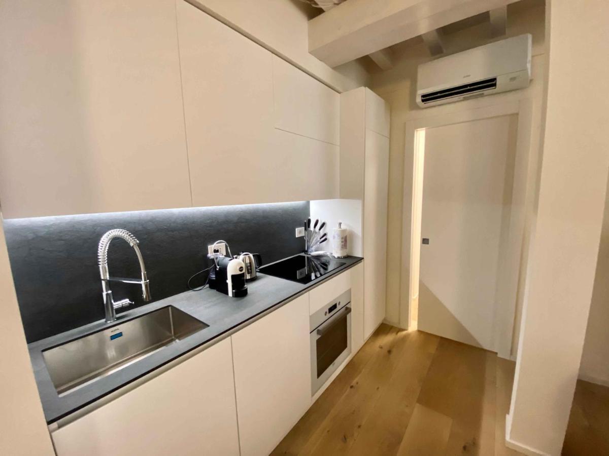 Volto Corte Farina Apartments - Luxury Lofts Верона Екстериор снимка